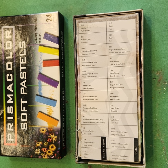 Prismacolor SOFT pastels, 24 ct - Picture 3 of 5